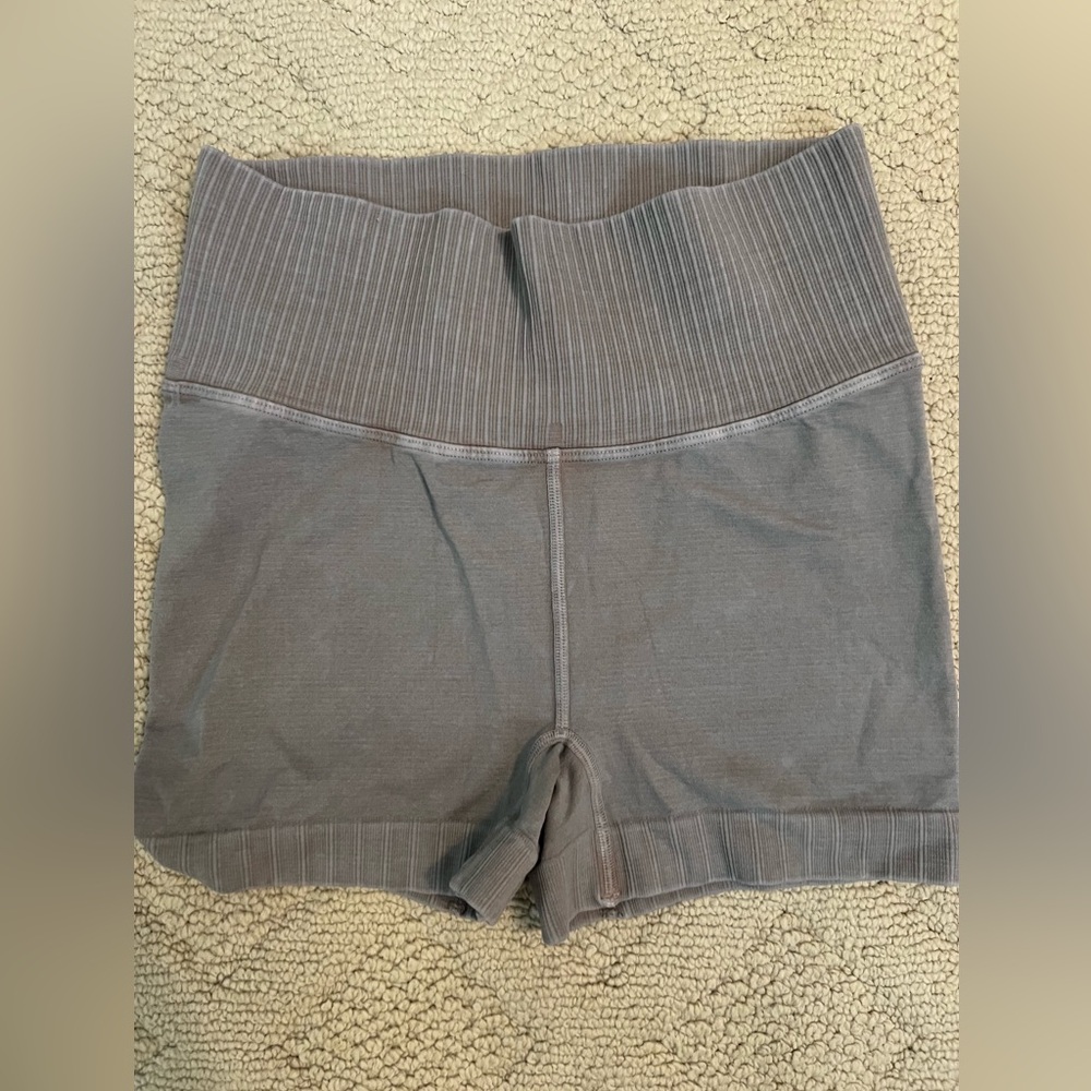 TIGER FRIDAY Size Youth Seamless Gray Shorts
